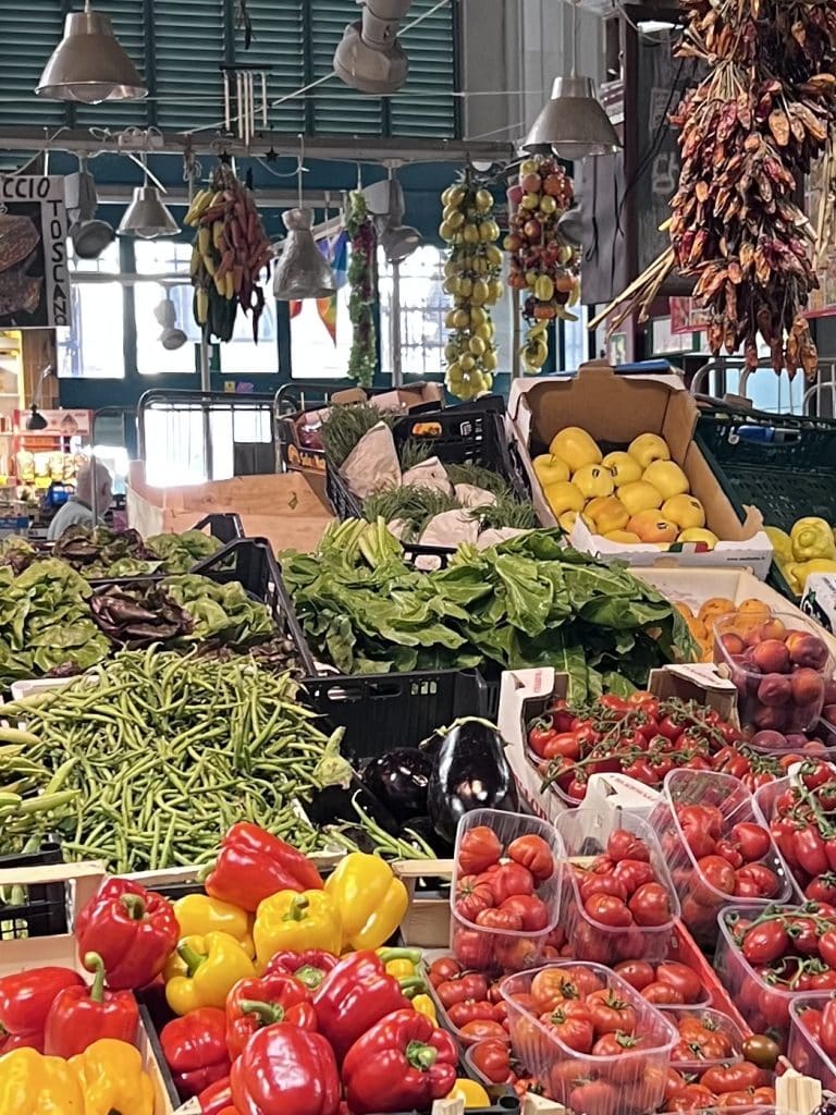 Cooking class and lunch at a Tuscan farmhouse with local market tour